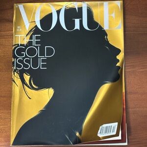 British Vogue December 2000 Magazine – The Gold Issue – Vintage 2000s